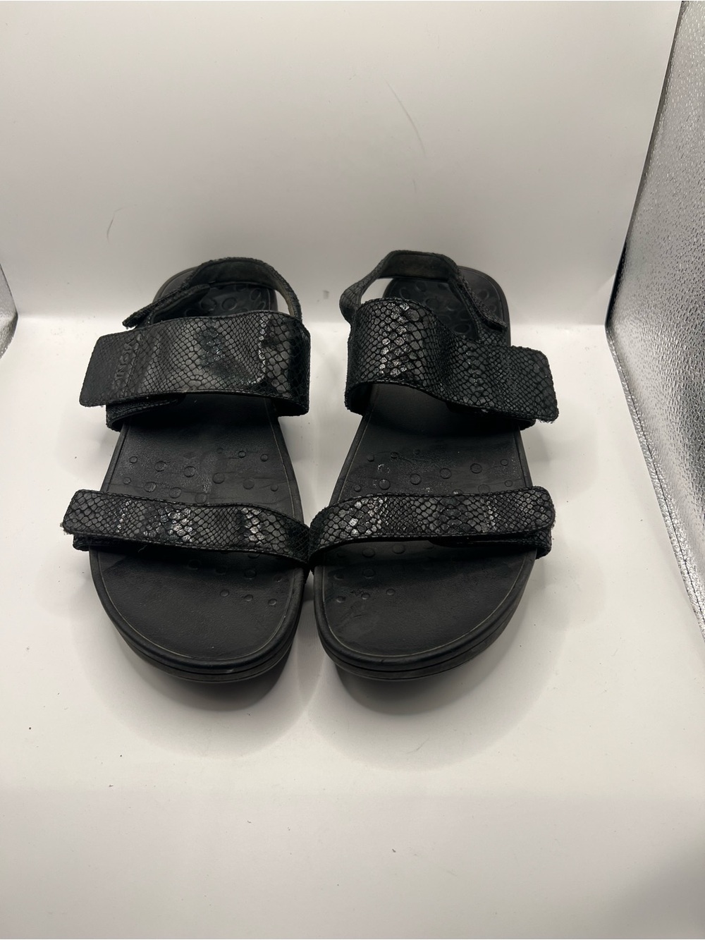 Vionic Black‎ Textured Strap Sandals - Picture 5 of 9